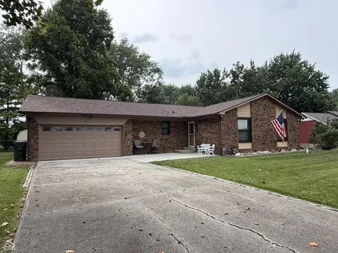 1186 Fox Trail Drive W New Palestine IN 46163