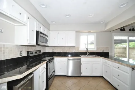 931 W 79th Street Indianapolis IN 46260