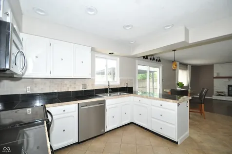 931 W 79th Street Indianapolis IN 46260