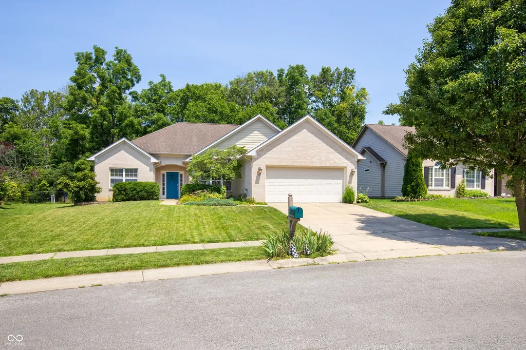38 Golden Tree Lane Indianapolis IN 46227