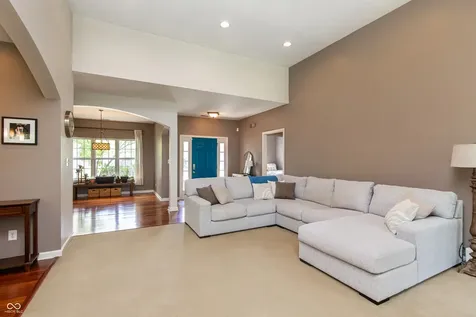 38 Golden Tree Lane Indianapolis IN 46227