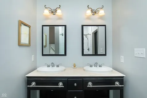38 Golden Tree Lane Indianapolis IN 46227
