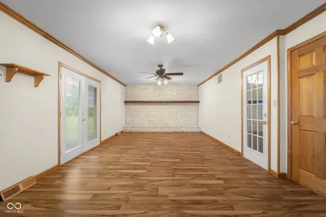 10112 N Hickory Lane Columbus IN 47203