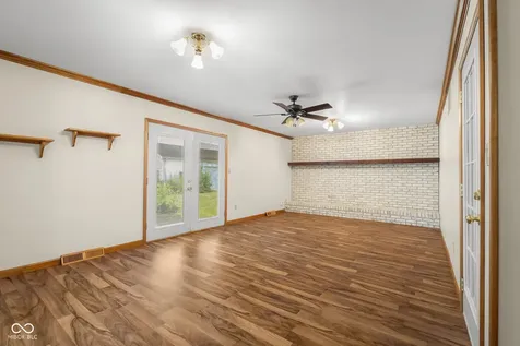 10112 N Hickory Lane Columbus IN 47203