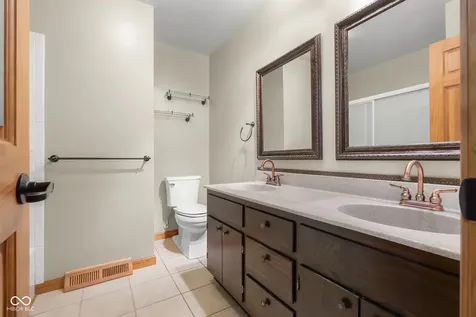 10112 N Hickory Lane Columbus IN 47203