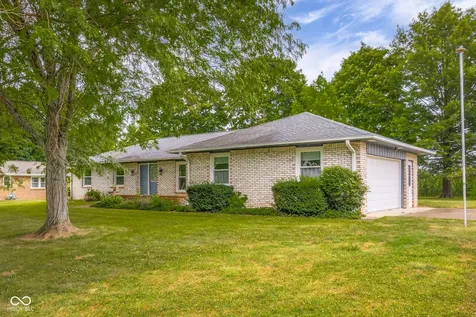 10112 N Hickory Lane Columbus IN 47203