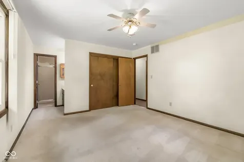 10112 N Hickory Lane Columbus IN 47203