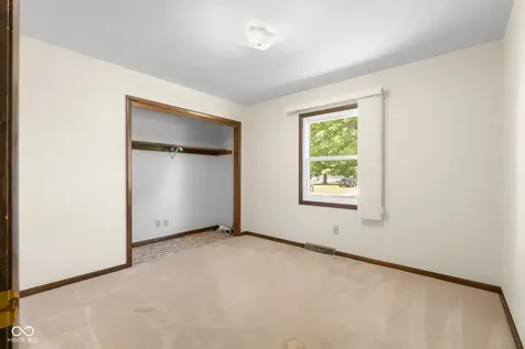 10112 N Hickory Lane Columbus IN 47203