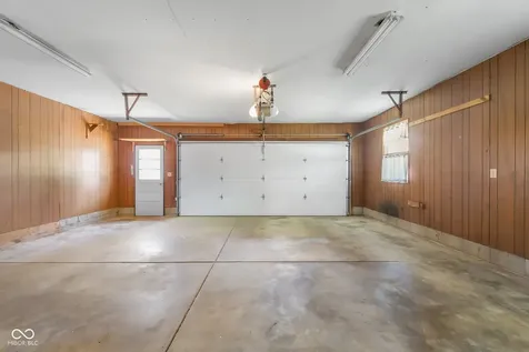 10112 N Hickory Lane Columbus IN 47203