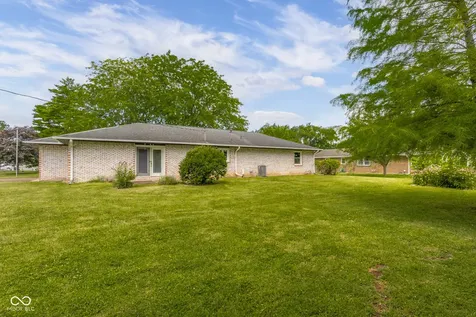 10112 N Hickory Lane Columbus IN 47203