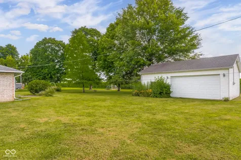 10112 N Hickory Lane Columbus IN 47203