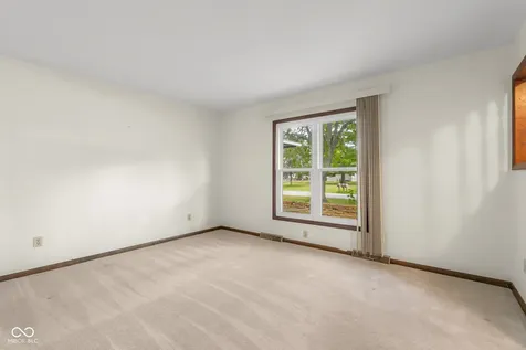 10112 N Hickory Lane Columbus IN 47203
