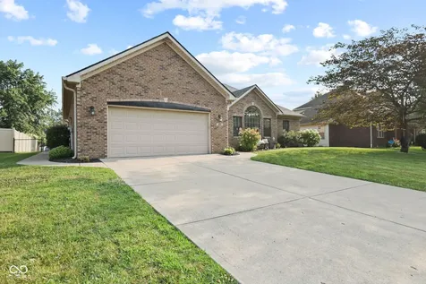 1682 Decourcy Court Franklin IN 46131