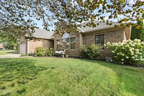 1682 Decourcy Court Franklin IN 46131