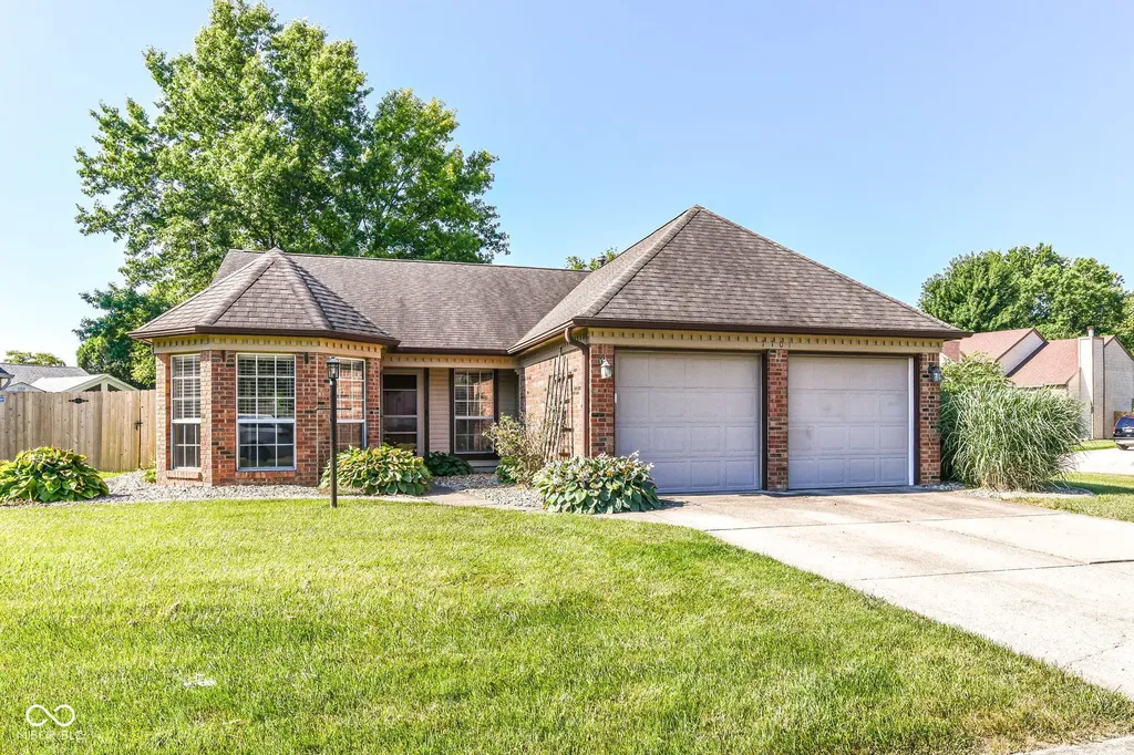 7701 Raleigh Lane Fishers IN 46038