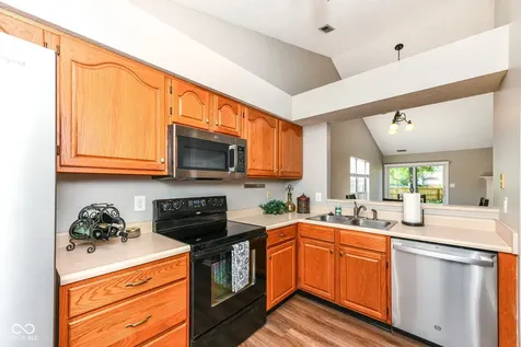 7701 Raleigh Lane Fishers IN 46038