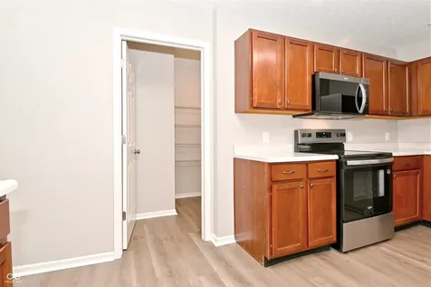 10421 Parmer Circle Fishers IN 46038