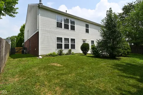 10421 Parmer Circle Fishers IN 46038