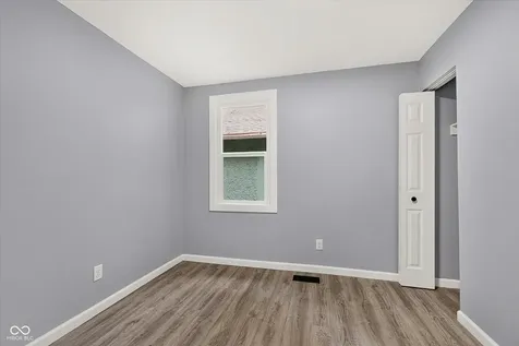 1256 W 33rd Indianapolis IN 46208