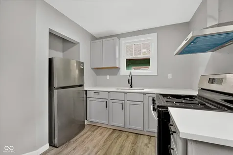 1256 W 33rd Indianapolis IN 46208