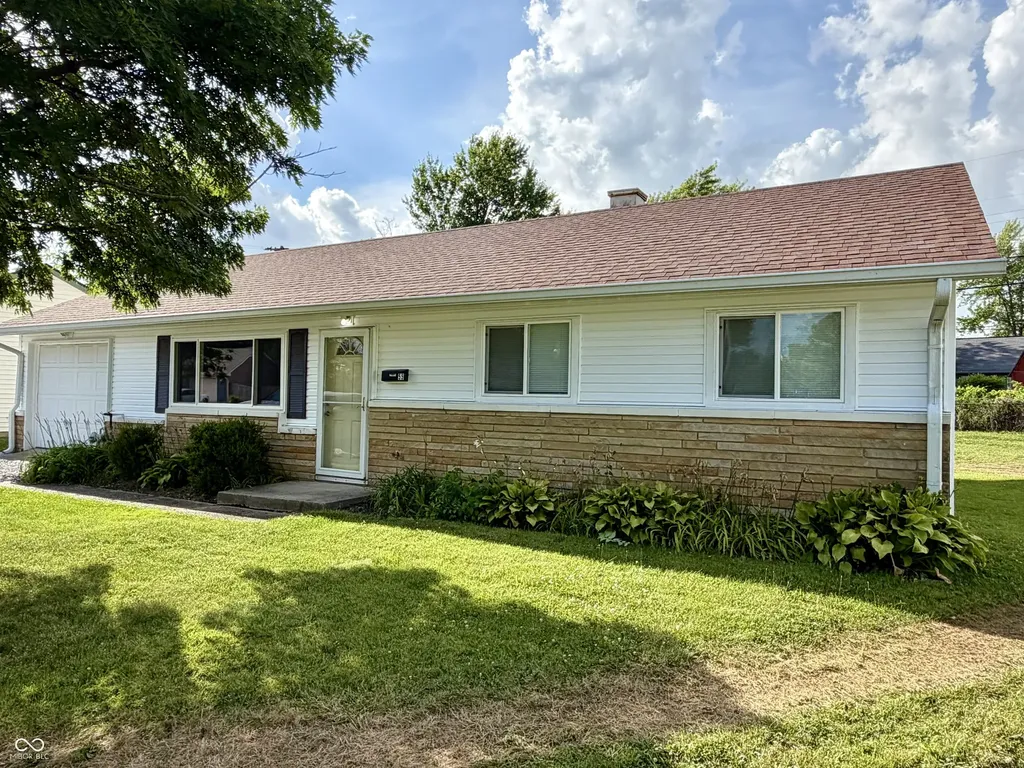 55 Crestview Greenwood IN 46143