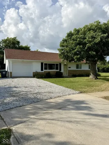 55 Crestview Greenwood IN 46143