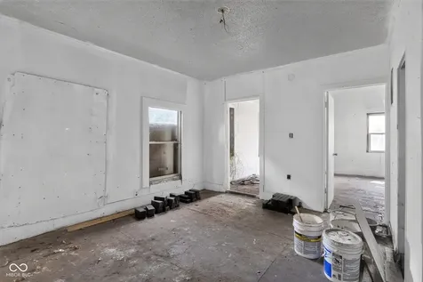 639 Warren Avenue Indianapolis IN 46221