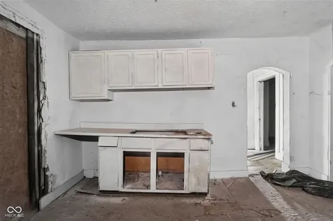 639 Warren Avenue Indianapolis IN 46221