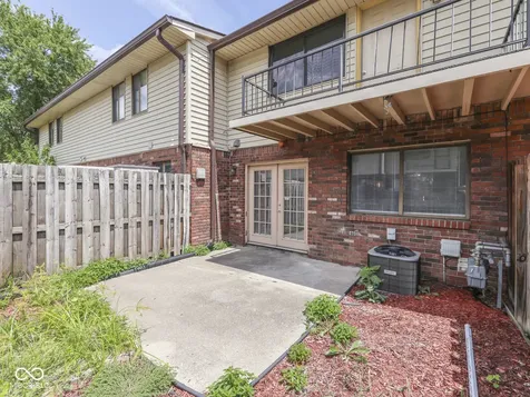 1014 Greenwood Trail E Greenwood IN 46142
