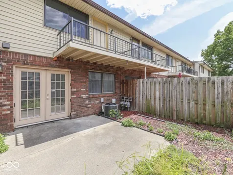 1014 Greenwood Trail E Greenwood IN 46142