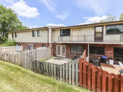 1014 Greenwood Trail E Greenwood IN 46142