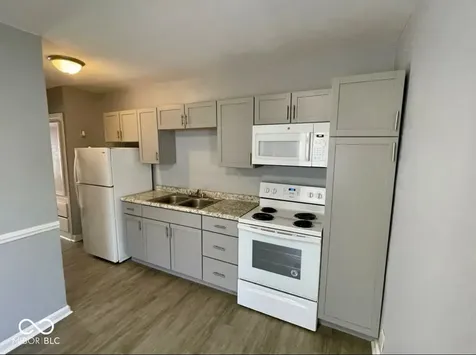 2827 E Brookside Avenue Indianapolis IN 46218