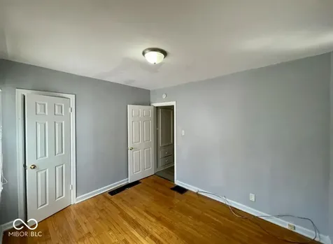 2827 E Brookside Avenue Indianapolis IN 46218