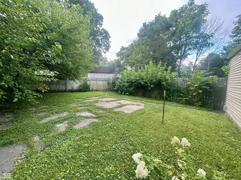 2827 E Brookside Avenue Indianapolis IN 46218