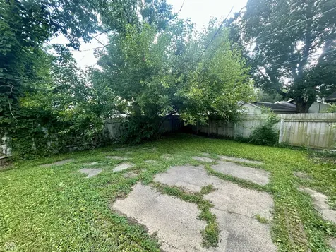 2827 E Brookside Avenue Indianapolis IN 46218