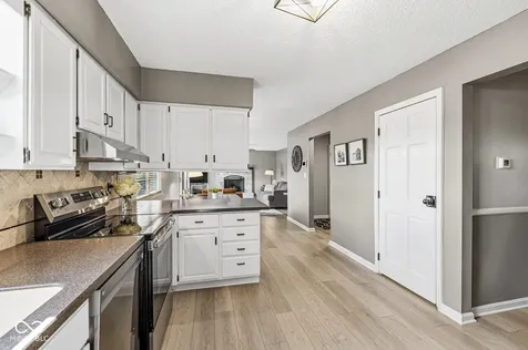 8223 Picadilly Lane Indianapolis IN 46256