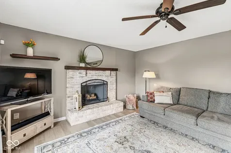 8223 Picadilly Lane Indianapolis IN 46256