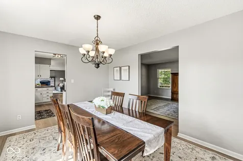 8223 Picadilly Lane Indianapolis IN 46256