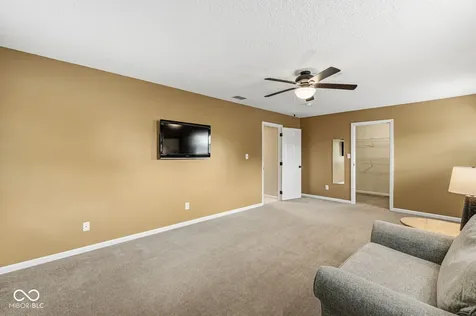 8223 Picadilly Lane Indianapolis IN 46256