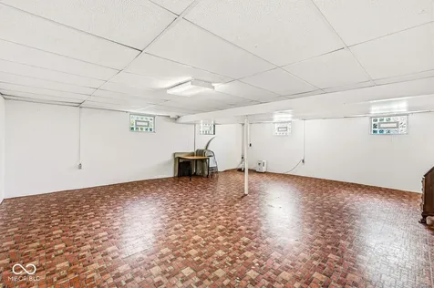 8223 Picadilly Lane Indianapolis IN 46256