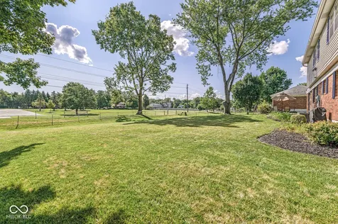 8223 Picadilly Lane Indianapolis IN 46256