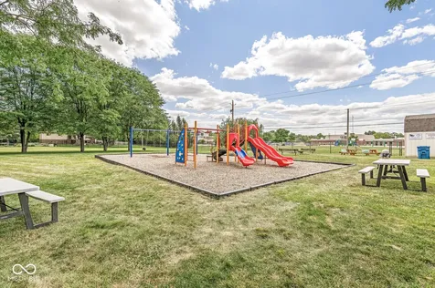 8223 Picadilly Lane Indianapolis IN 46256