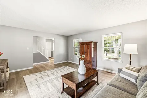 8223 Picadilly Lane Indianapolis IN 46256