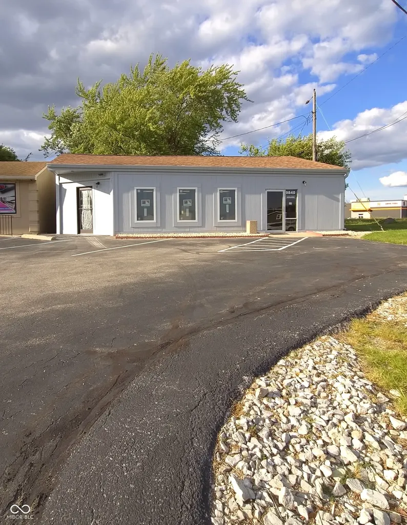9836 Pendleton Pike Indianapolis IN 46236