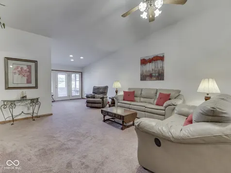 1999 Flamingo Way Franklin IN 46131