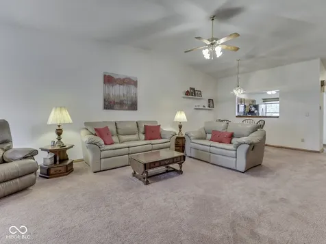 1999 Flamingo Way Franklin IN 46131
