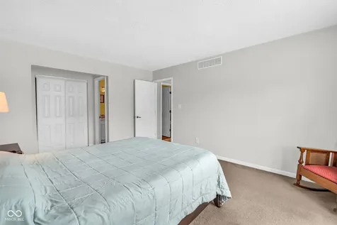 7907 Hunters Path Indianapolis IN 46214