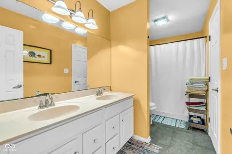7907 Hunters Path Indianapolis IN 46214