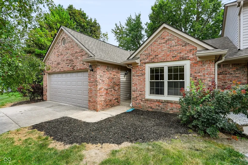 1039 Buffalo Run Way Indianapolis IN 46227