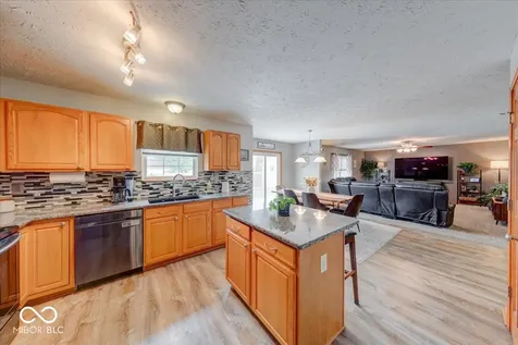 43 Pin Oak Court Whiteland IN 46184